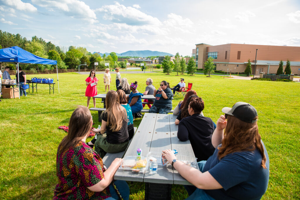 group of trio students having a picnic